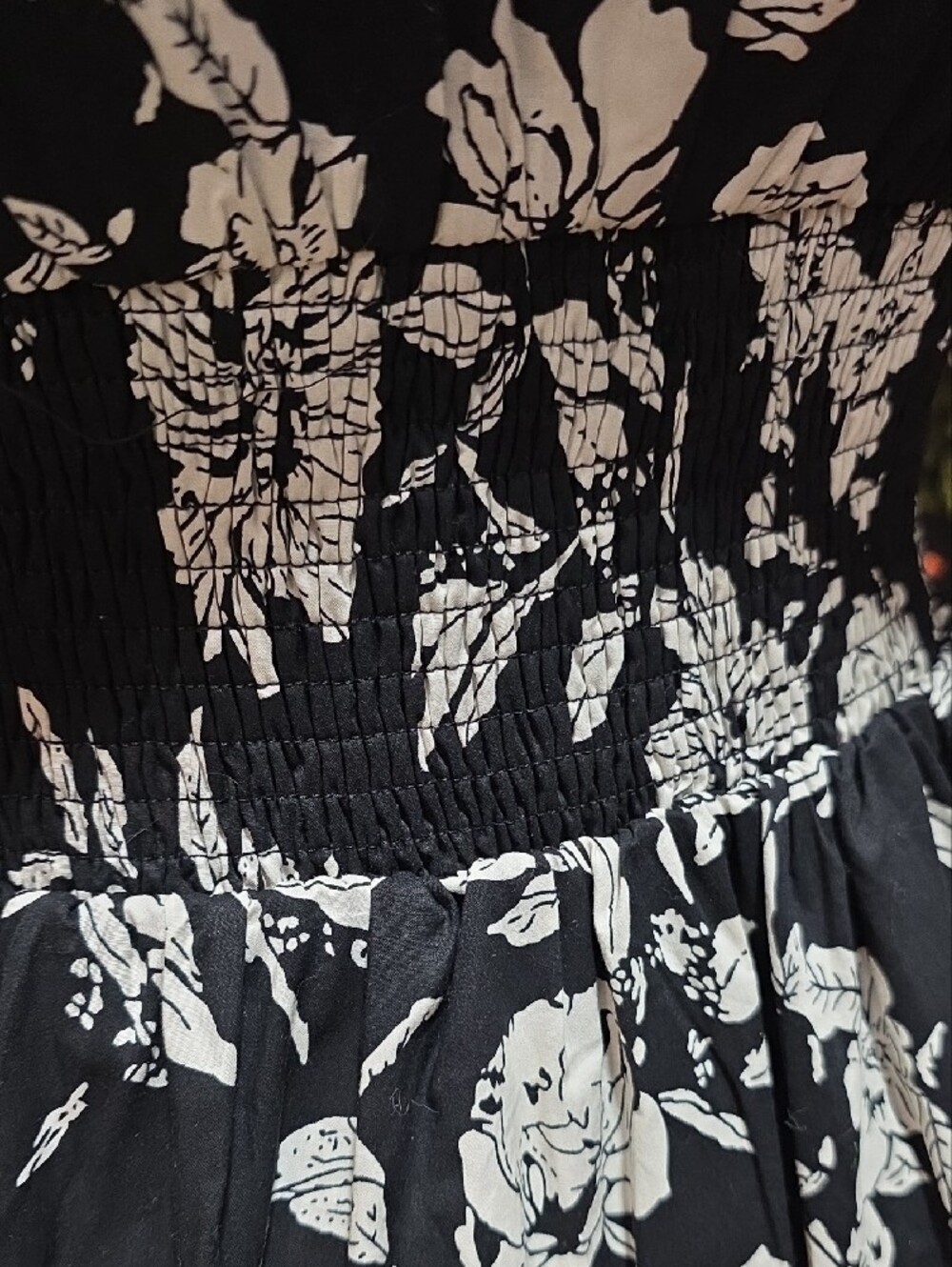 She + Sky Black and White Floral Zip-Front Midi Dress w/ Pockets - Picture 10 of 12